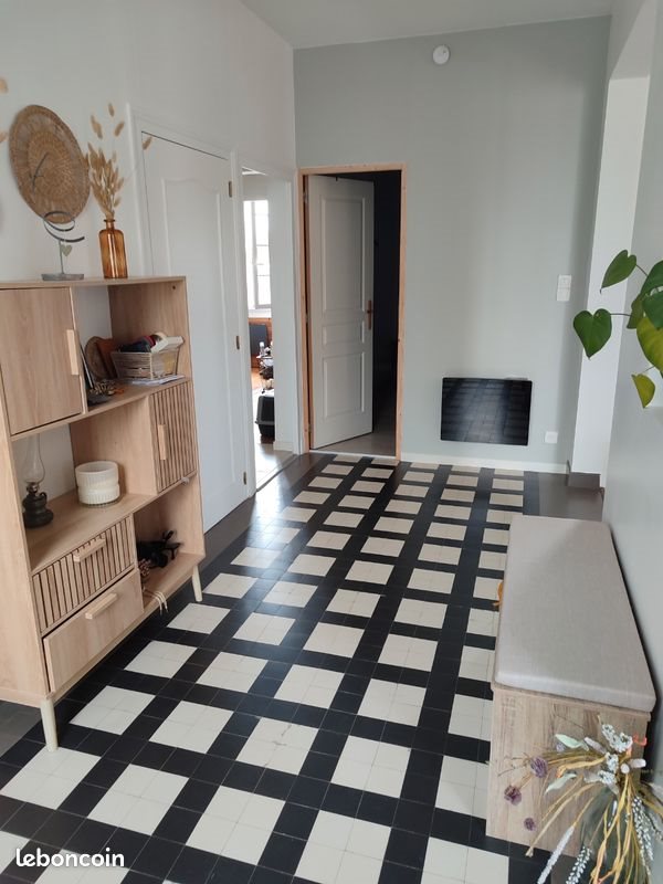 Appartement à louer, 98m², Neuville-de-Poitou