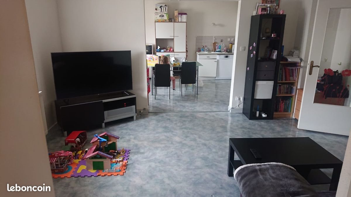 Appartement à louer, 77m², Gilley