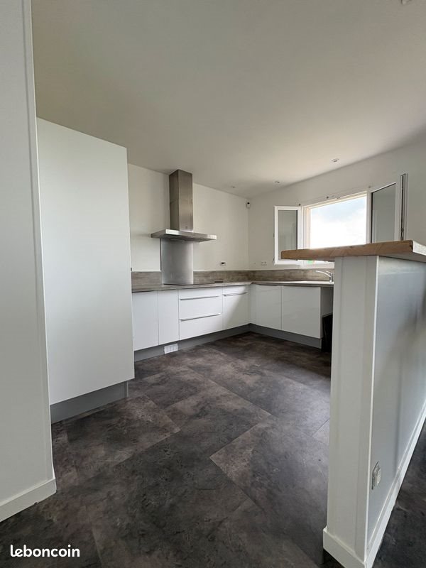 Maison à louer, 80m², Cozes
