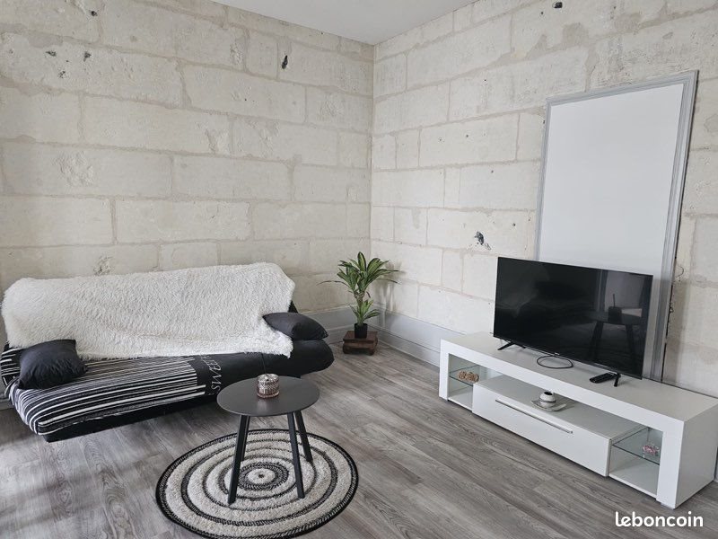 Appartement à louer, 55m², Saintes