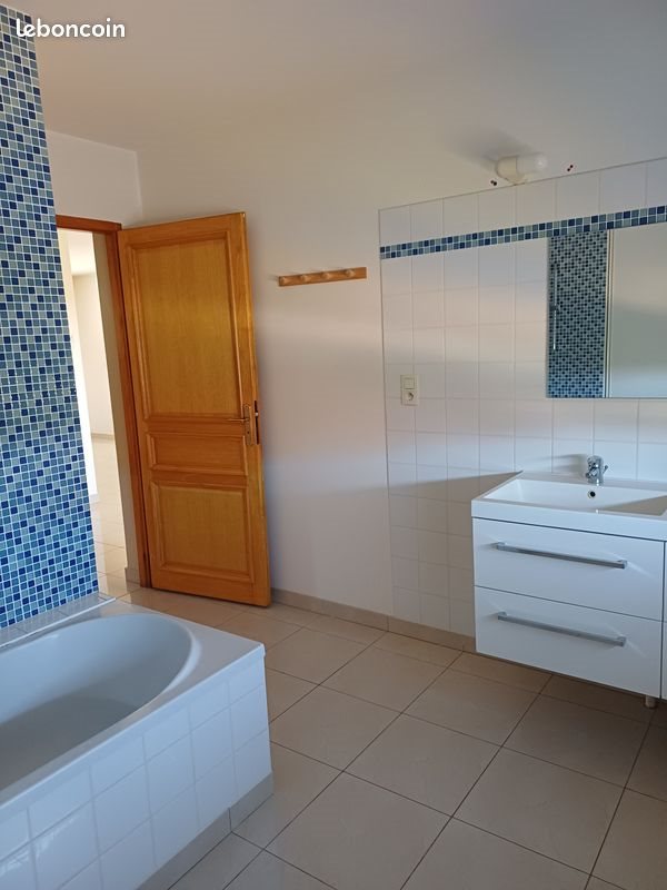Maison à louer, 180m², Gy