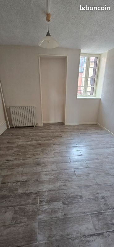 Maison à louer, 57m², Nérondes