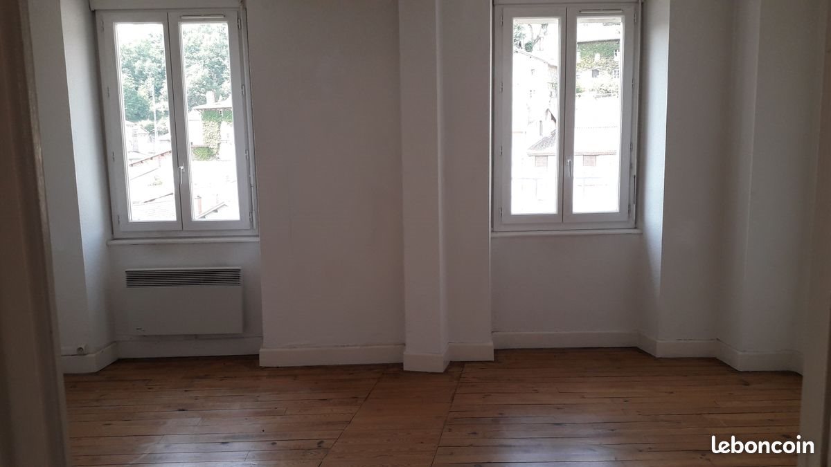 Appartement à louer, 71m², Olliergues