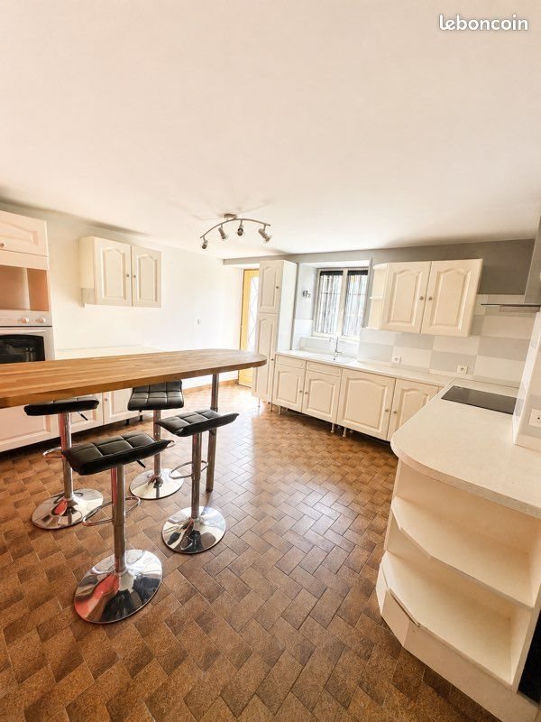 Maison à louer, 140m², Chevannes