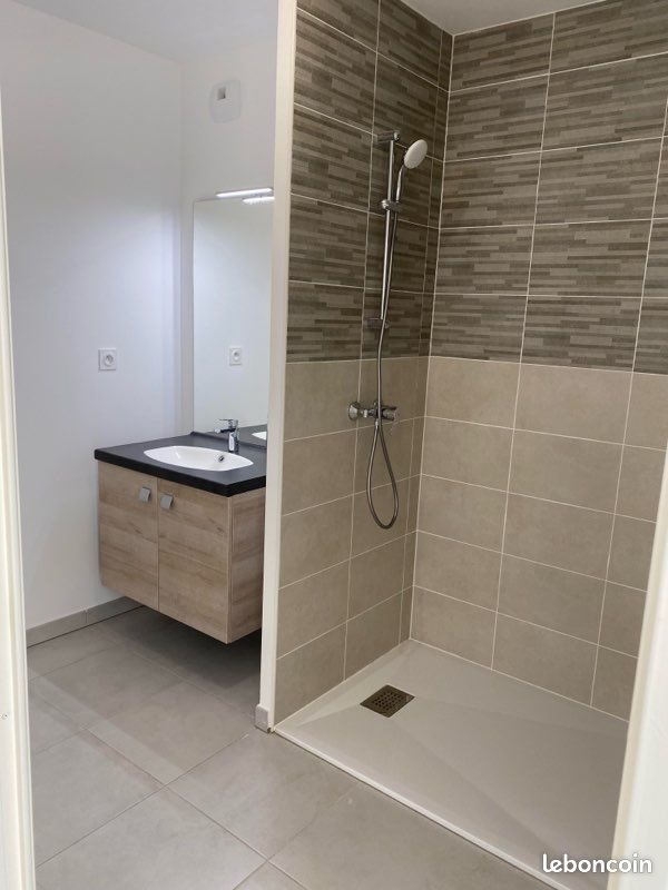 Appartement à louer, 48m², La Destrousse