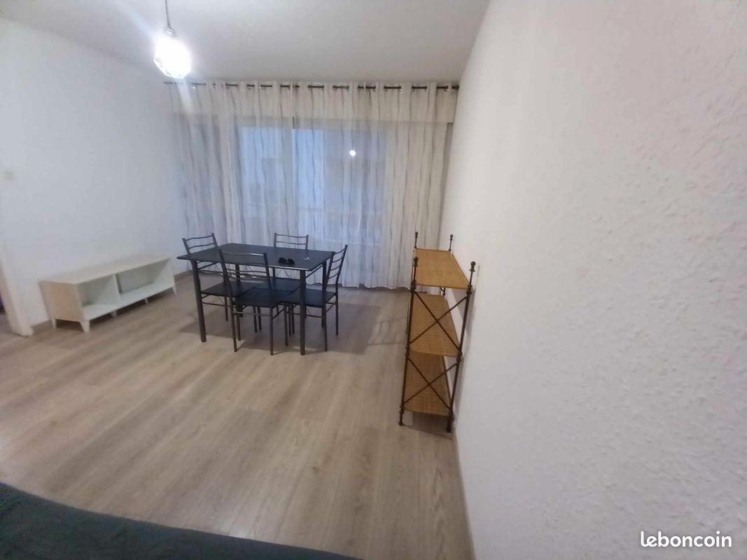 Appartement à louer, 34m², Nîmes