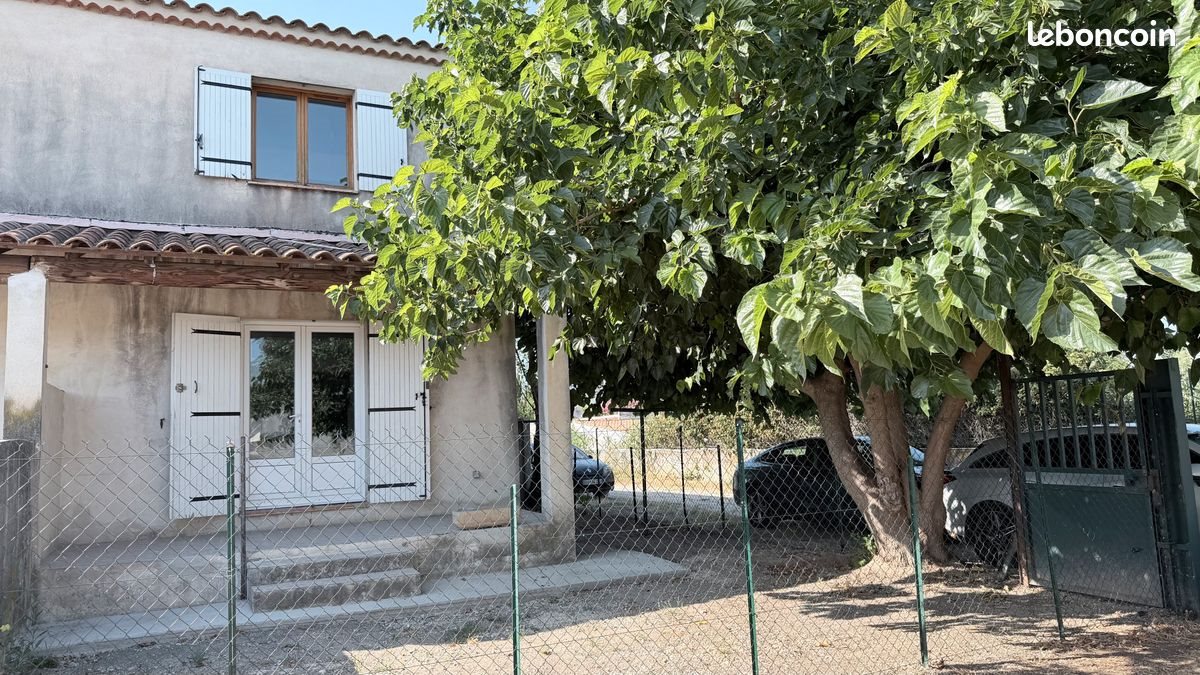 Maison à louer, 64m², Arles