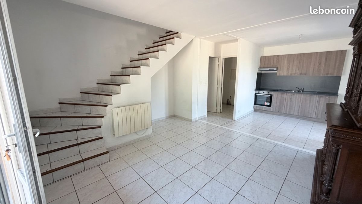 Maison à louer, 64m², Arles