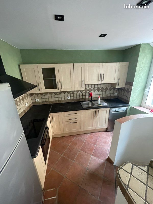 Appartement à louer, 65m², Solliès-Toucas