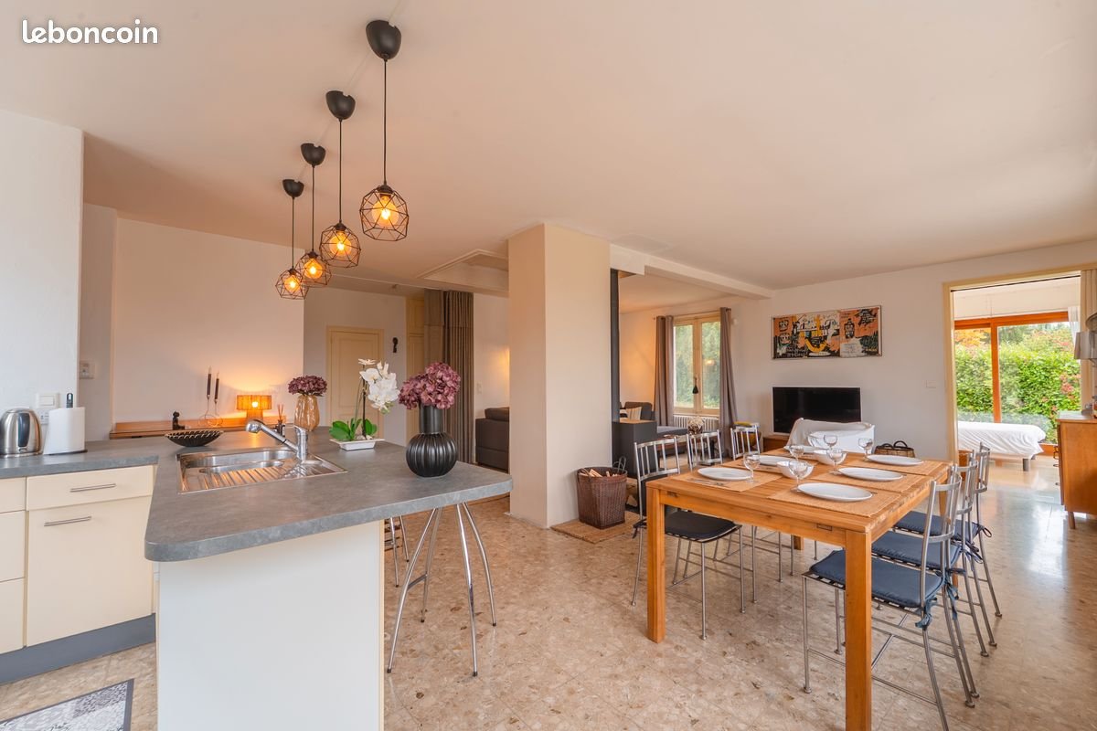 Maison à louer, 110m², Nernier