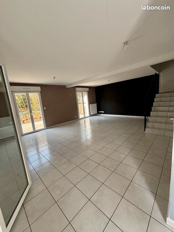 Maison à louer, 110m², Saint-Paul-en-Jarez