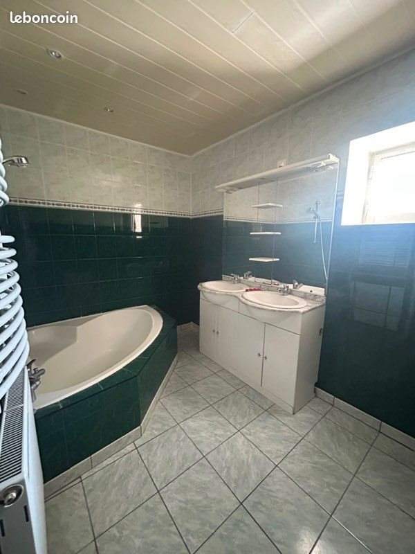 Appartement à louer, 75m², Montmorot
