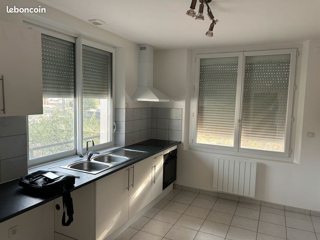 Appartement à louer, 83m², Labruguière