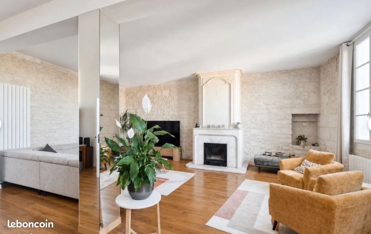 Appartement à louer, 185m², Saintes