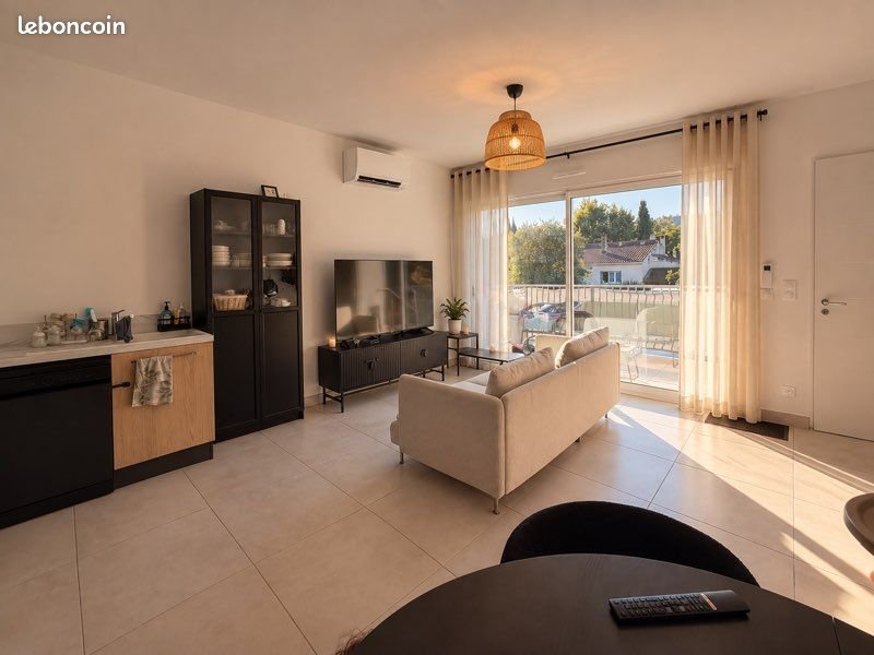 Appartement à louer, 66m², Charleval