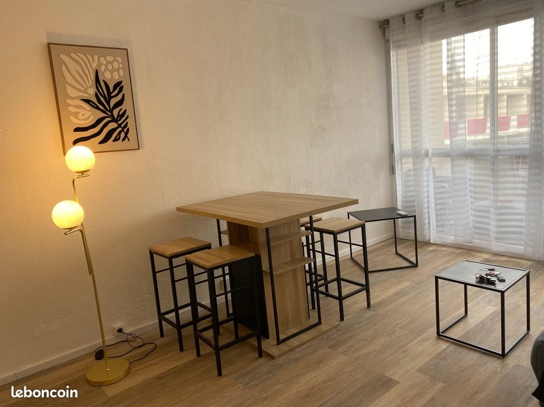 Appartement à louer, 23m², Nîmes