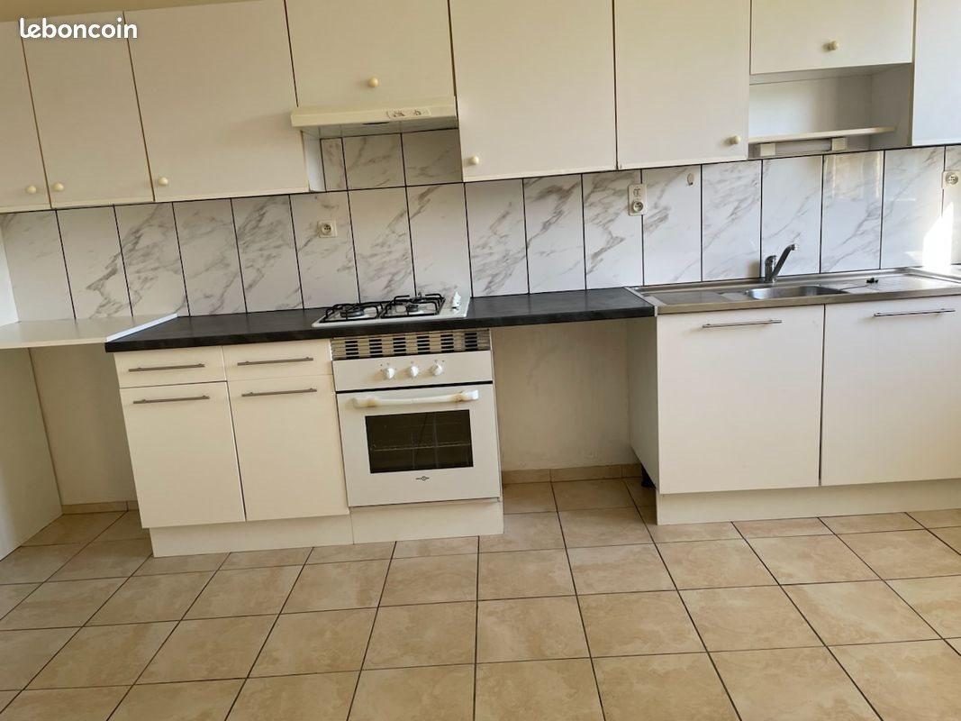 Appartement à louer, 92m², Flavin