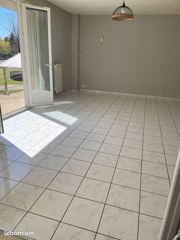 Appartement à louer, 92m², Flavin