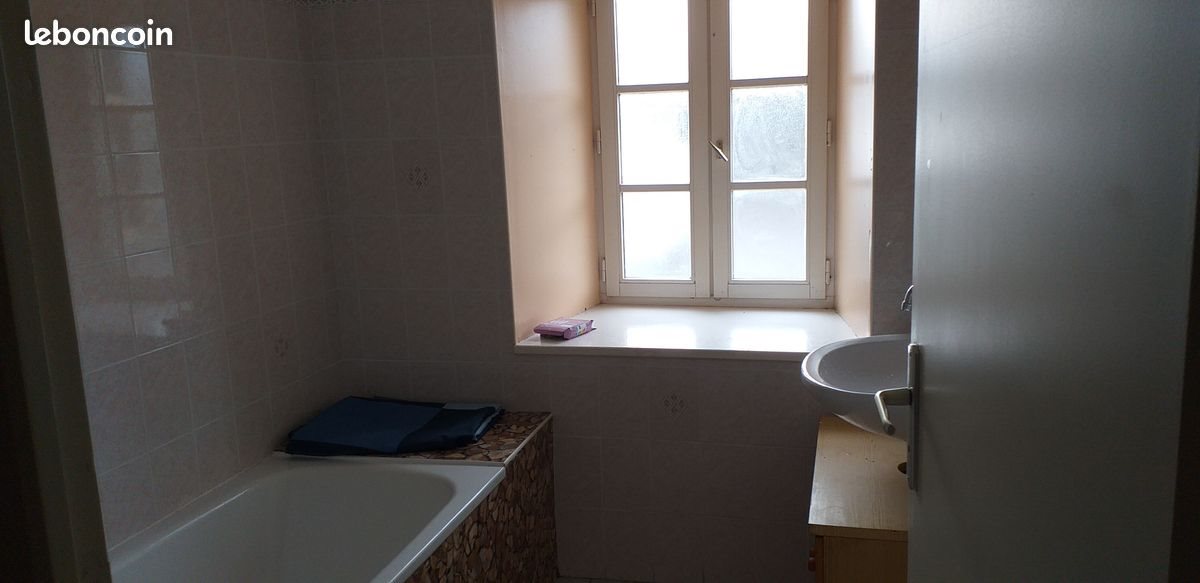 Maison à louer, 59m², Saint-Vidal