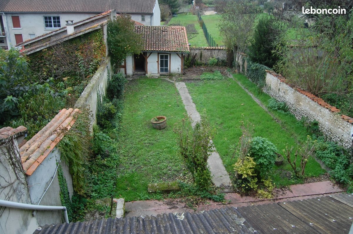 Maison à louer, 160m², Montmoreau-Saint-Cybard