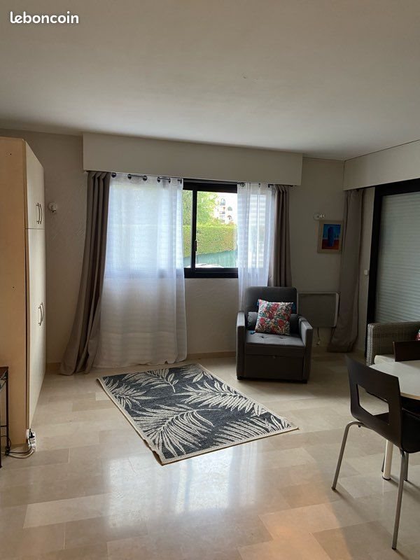 Appartement à louer, 28m², Mougins
