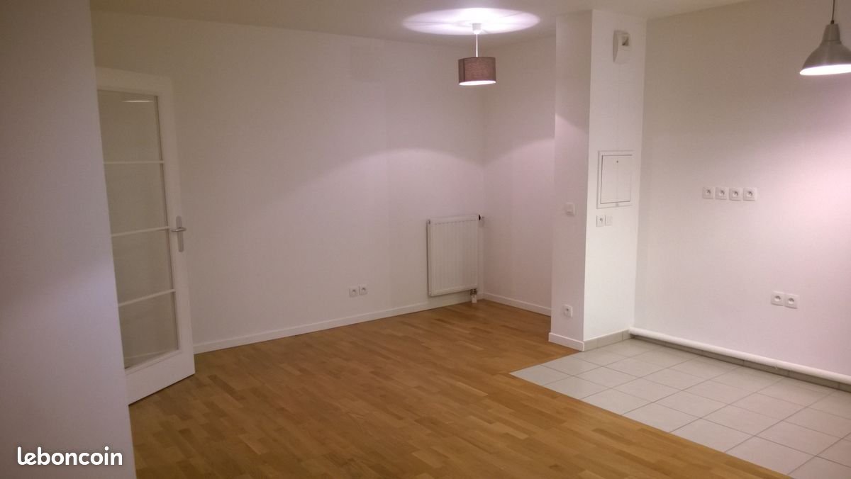 Appartement à louer, 46m², Courbevoie