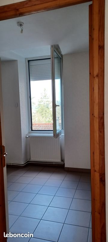 Appartement à louer, 53m², Thizy