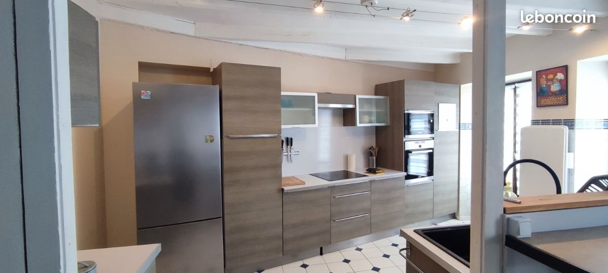 Maison à louer, 170m², Valdivienne
