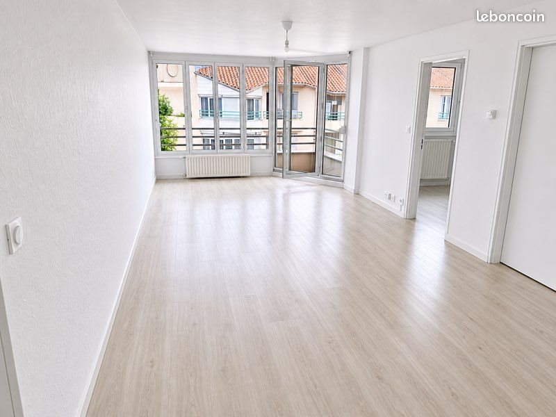 Appartement à louer, 81m², Fraisses
