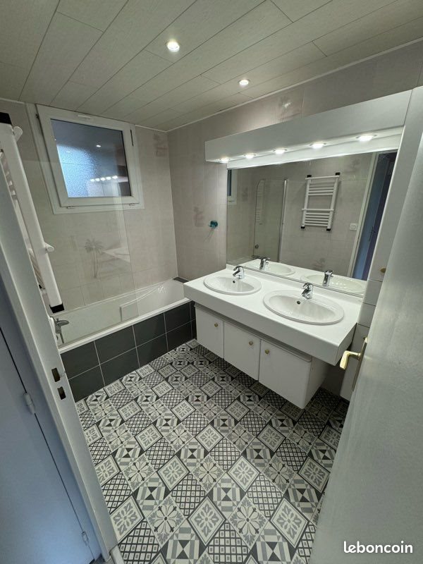 Appartement à louer, 81m², Fraisses