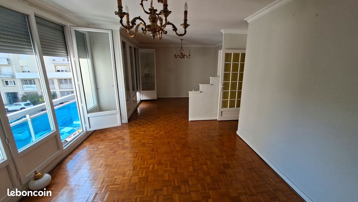 Appartement à louer, 100m², Le Chambon-Feugerolles