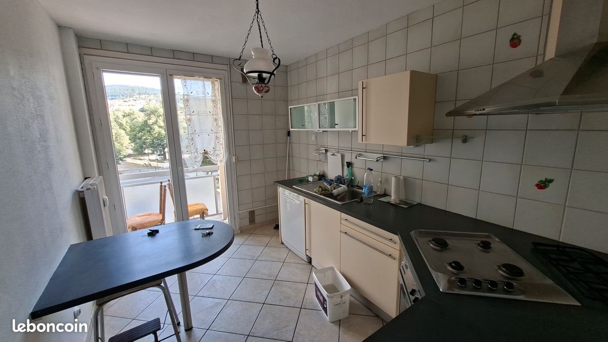 Appartement à louer, 100m², Le Chambon-Feugerolles