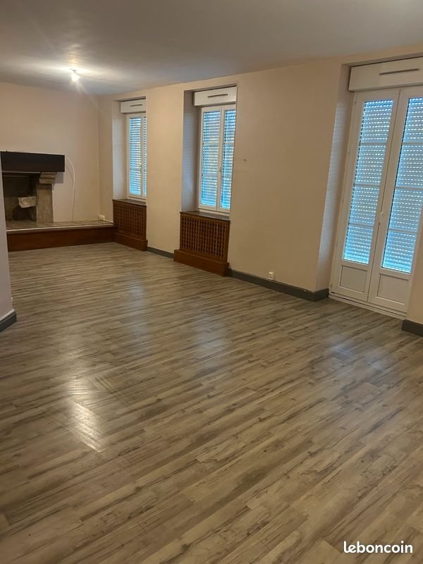 Appartement à louer, 74m², Montchanin