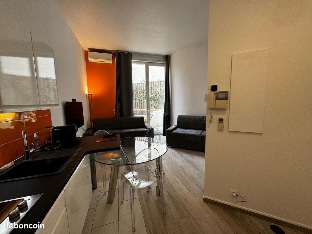 Appartement à louer, 28m², Courbevoie