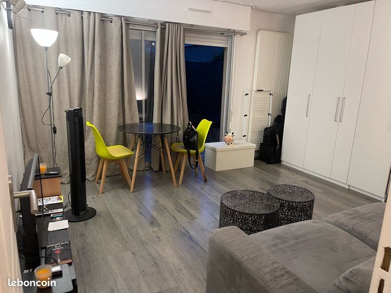 Appartement à louer, 26m², Massy