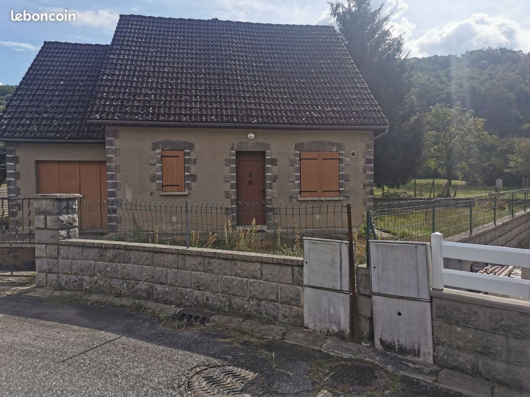 Maison à louer, 100m², Ydes