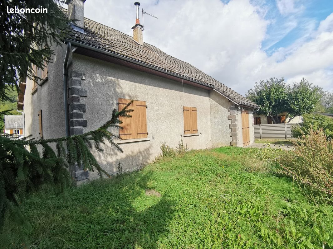 Maison à louer, 100m², Ydes