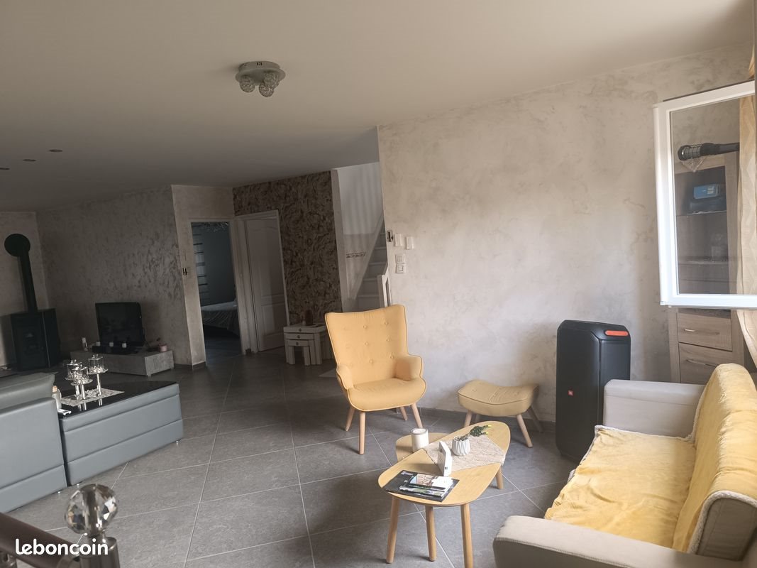 Maison à louer, 136m², Crissey