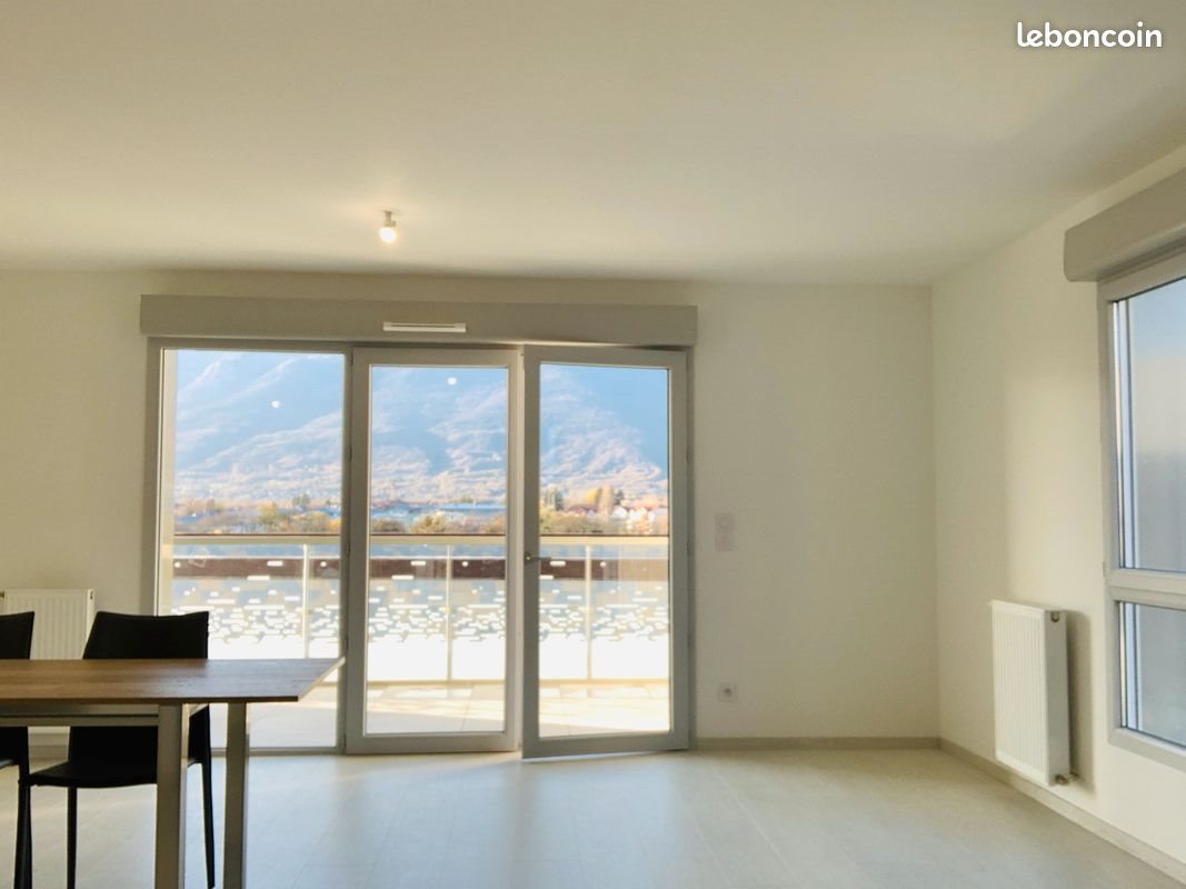 Appartement à louer, 71m², Saint-Genis-Pouilly