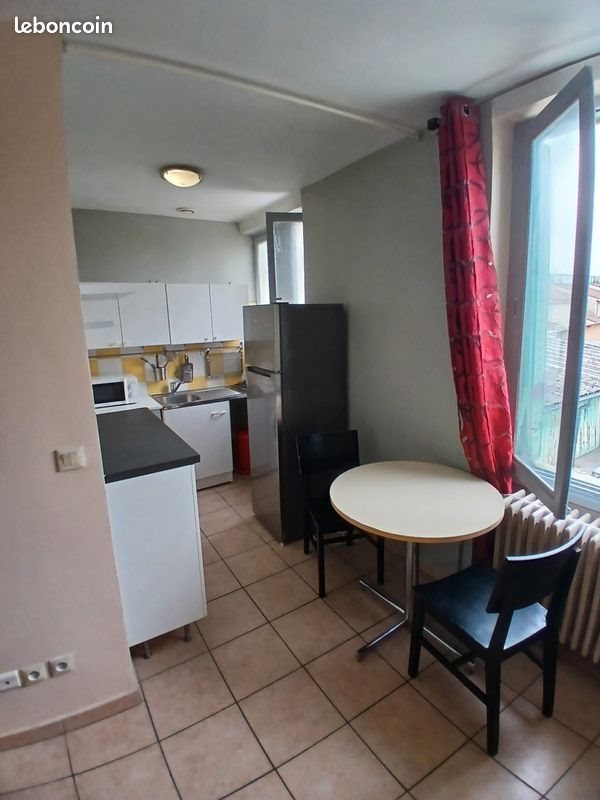 Appartement à louer, 23m², Bron
