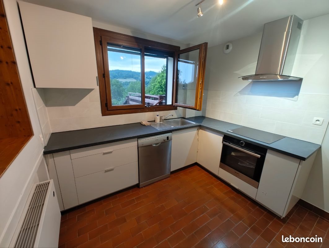 Appartement à louer, 76m², Chavanod
