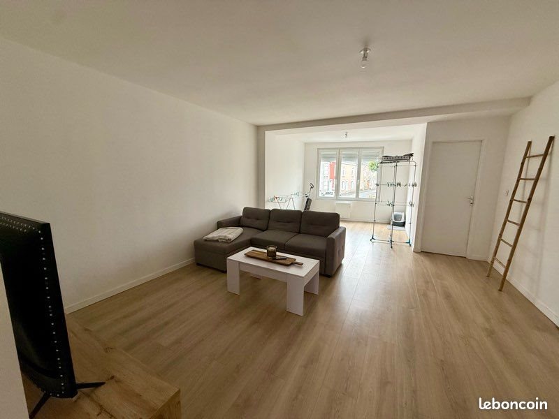 Appartement à louer, 80m², Cérans-Foulletourte