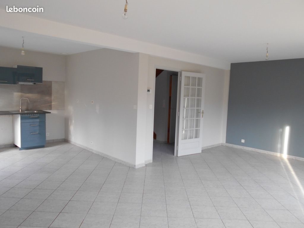 Maison à louer, 124m², Lécousse