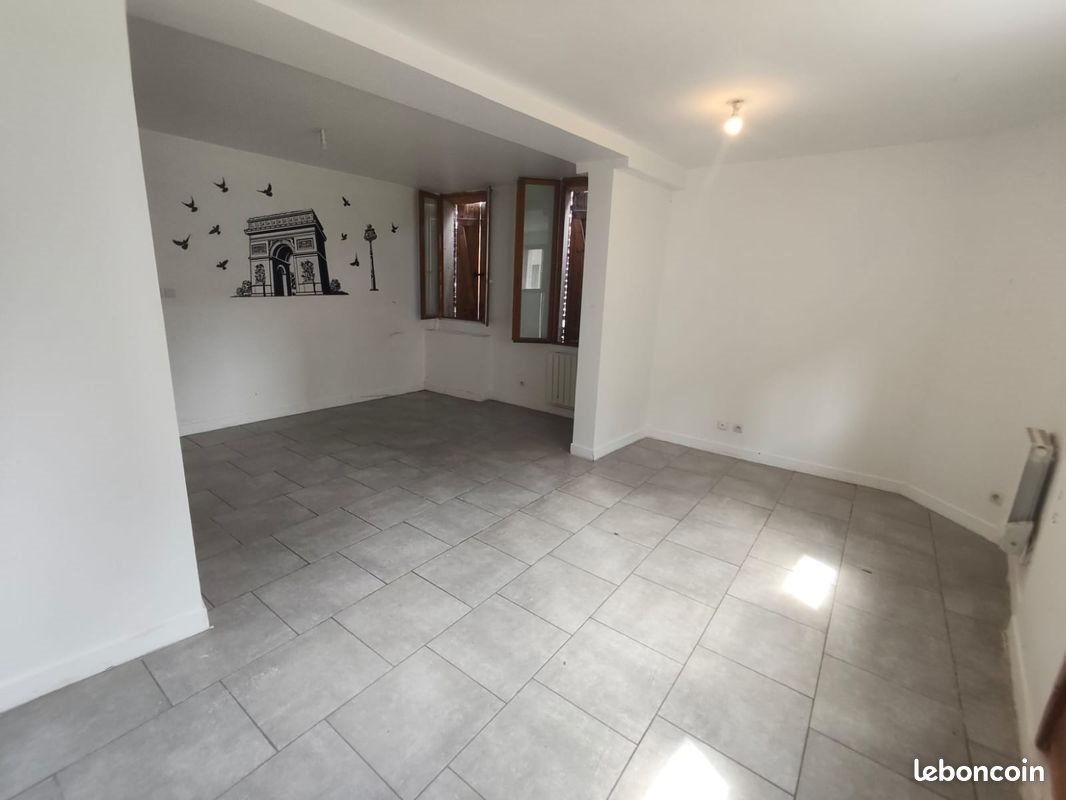 Appartement à louer, 42m², Saint-Julien-du-Sault