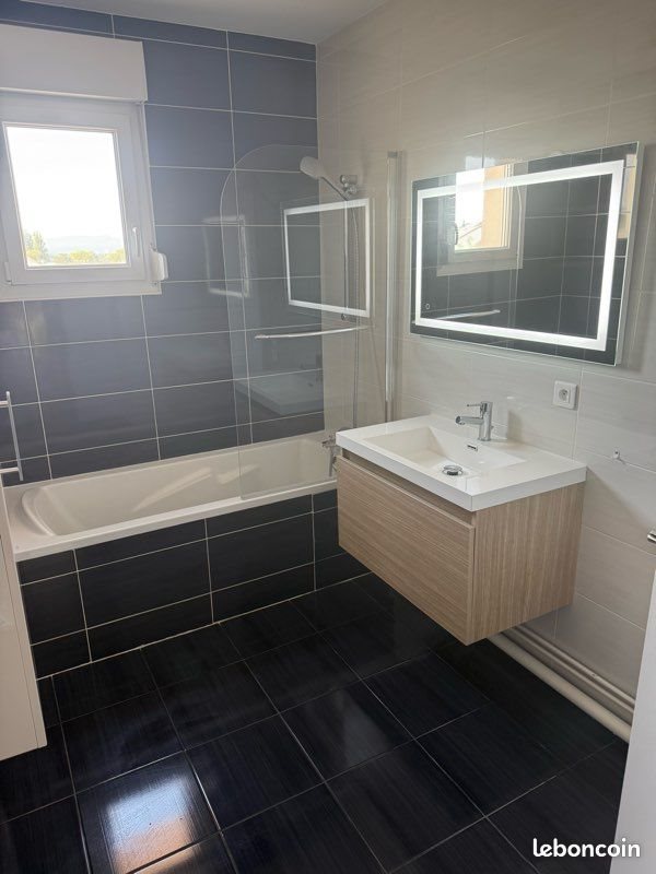 Appartement à louer, 70m², Flévy