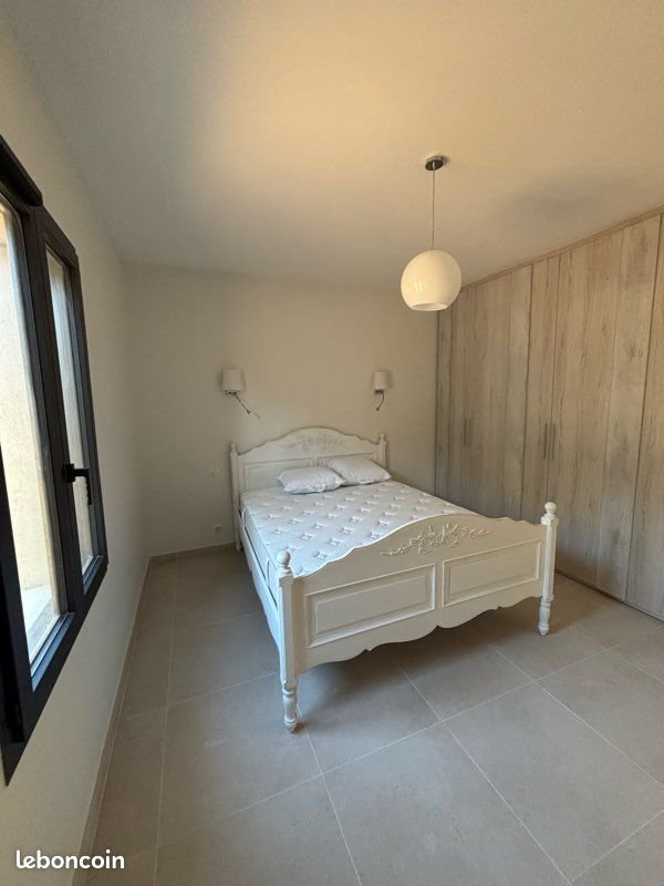 Appartement à louer, 90m², Trets