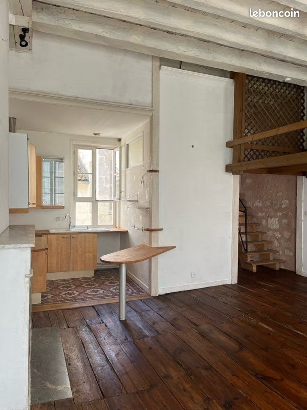 Appartement à louer, 100m², Saintes