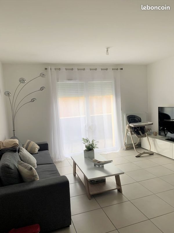 Appartement à louer, 55m², Feillens