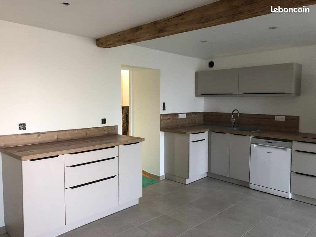 Maison à louer, 135m², Essertines-en-Châtelneuf