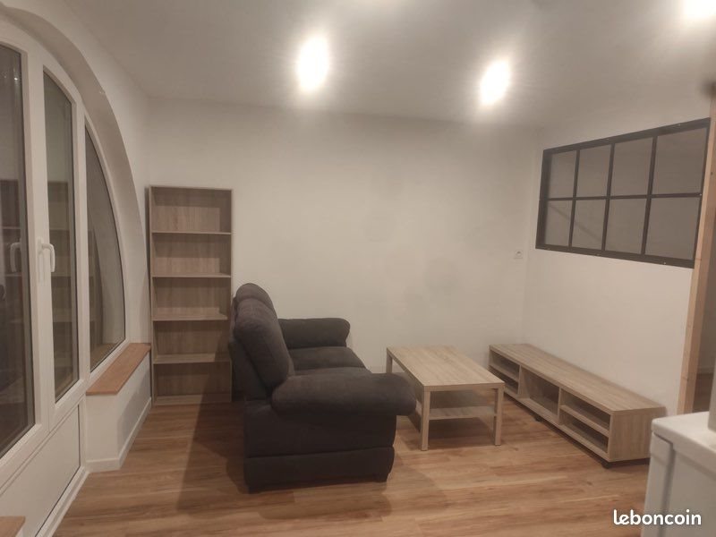 Appartement à louer, 24m², Laissac